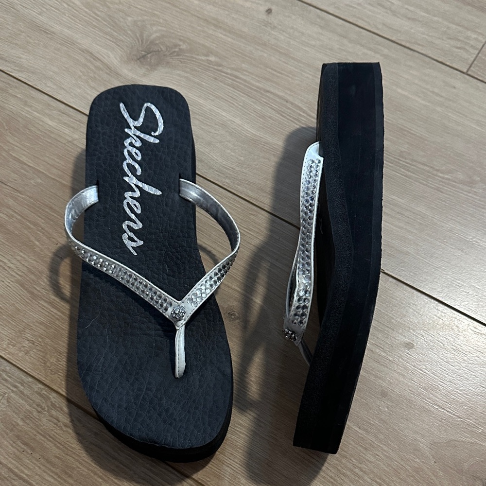 Skechers Women's Metallic Silver Sandals